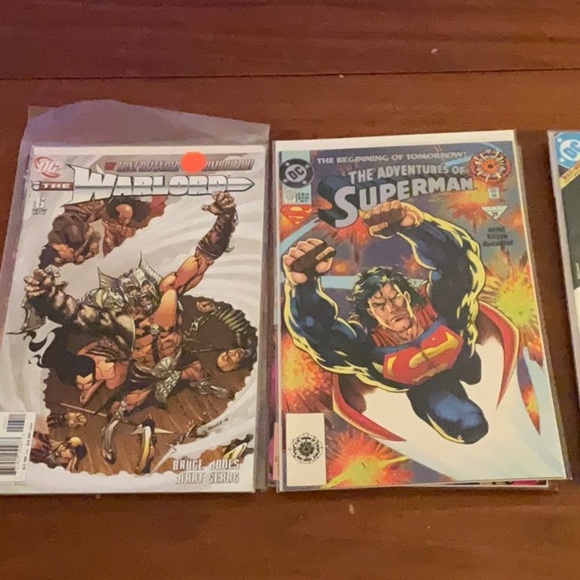 Bundle of 8 DC Comic Books - Picture 5 of 6